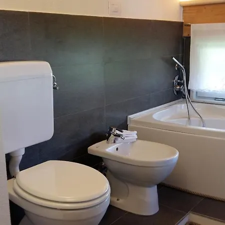 דירה A Casa Di Sophi Maggiore Private Outdoor Sauna אנג'רה